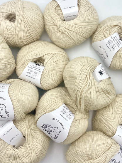 BABY ALPACA DK YARN LITTLE GARDEN- MILK FLOWER