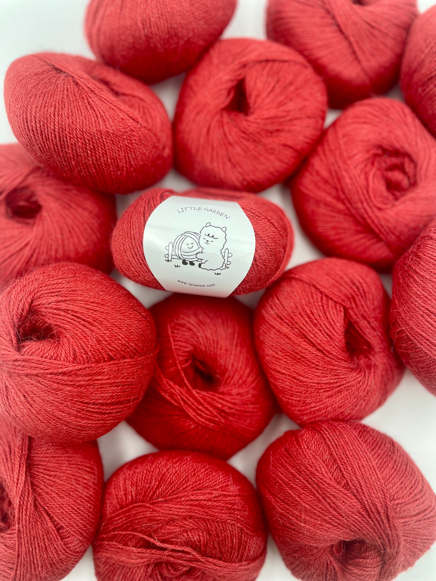 BABY ALPACA DK YARN LITTLE GARDEN- DEEP RED